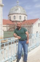 Une photo d’un participant qui veut faire connaissance et se marier