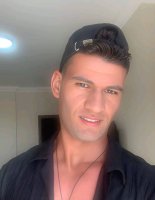 Une photo d’un participant qui veut faire connaissance et se marier